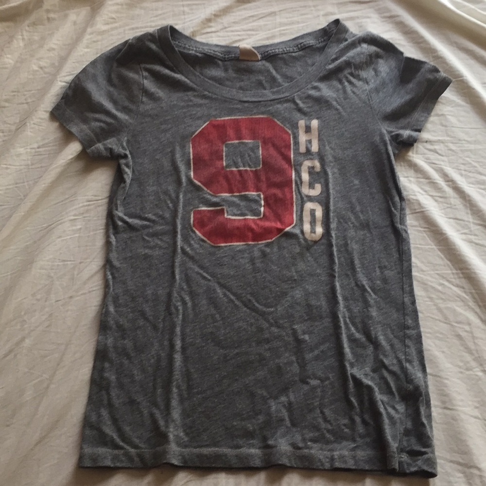 Hollister t-shirt